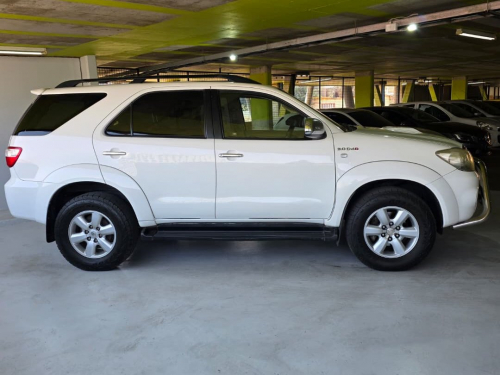 Toyota Fortuner 3.0d-4d 4x4 M/T in Namibia