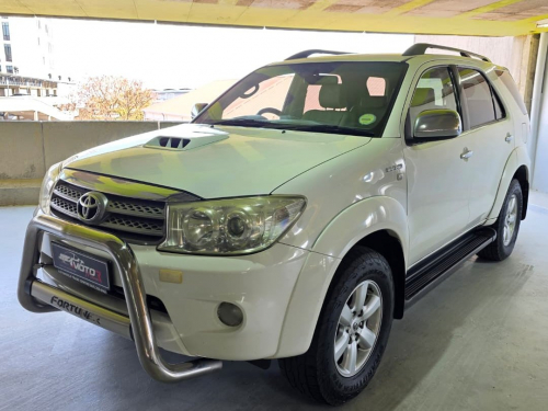 Toyota Fortuner 3.0d-4d 4x4 M/T in Namibia