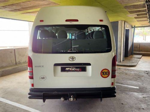 Toyota Quantum 2.5 D-4D 14Seater in Namibia