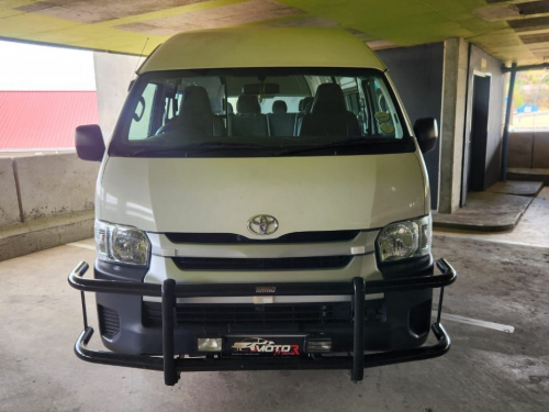 Toyota Quantum 2.5 D-4D 14Seater in Namibia