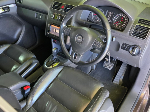 Volkswagen Touran 2.0 TDI Comfortline DSG ( 7Seater ) in Namibia