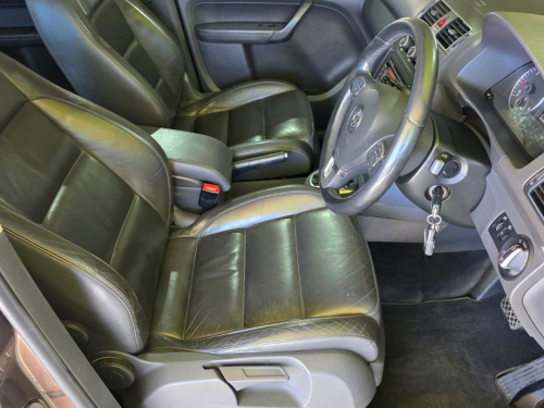 Volkswagen Touran 2.0 TDI Comfortline DSG ( 7Seater ) in Namibia