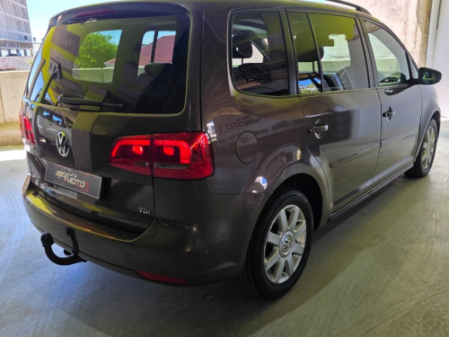 Volkswagen Touran 2.0 TDI Comfortline DSG ( 7Seater ) in Namibia