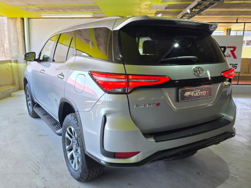 Toyota Fortuner 2.4gd-6 4x4 A/T in Namibia