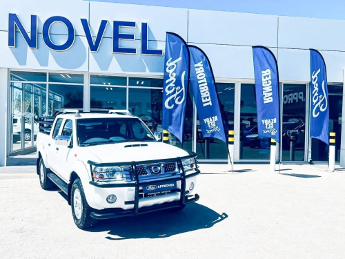 Nissan NP300 2.5 TDCi 4x4 5MT D/CAB in Namibia