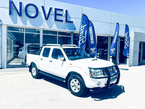 Nissan NP300 2.5 TDCi 4x4 5MT D/CAB in Namibia