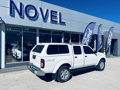 Nissan NP300 2.5 TDCi Hardbody 4x4 5MT D/CAB in Namibia