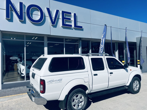 Nissan NP300 2.5 TDCi Hardbody 4x4 5MT D/CAB in Namibia