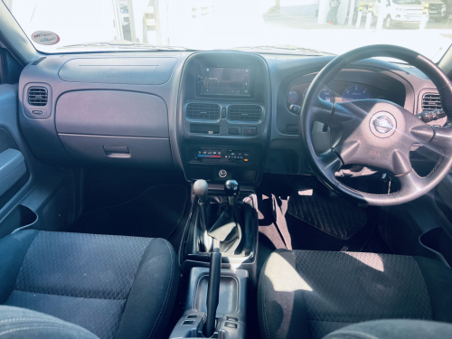 Nissan NP300 2.5 TDCi Hardbody 4x4 5MT D/CAB in Namibia