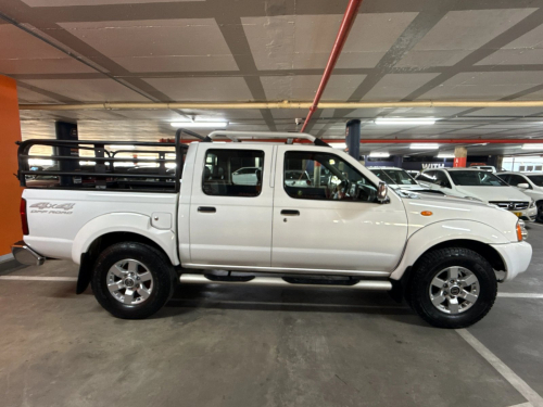Nissan Hardbody Np300 2.5 TDI 4x4 Hi-Rider Pick Up Double Cab in Namibia