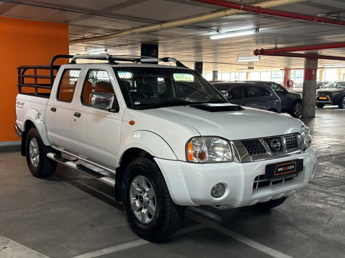 Nissan Hardbody Np300 2.5 TDI 4x4 Hi-Rider Pick Up Double Cab in Namibia