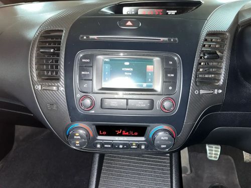 Kia Cerato Koup 1.6T GDI in Namibia