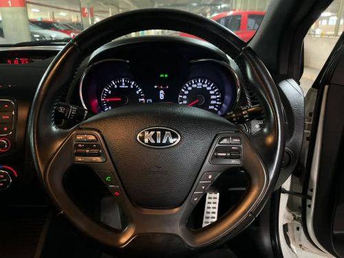 Kia Cerato Koup 1.6T GDI in Namibia