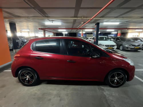 Peugeot 208 1.2 VTI Access 5-Door in Namibia