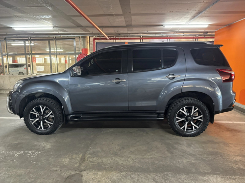 Isuzu MU-X 3.0d LS 4x4 Auto in Namibia