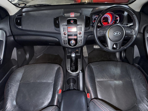 Kia Cerato 2.0 Auto in Namibia