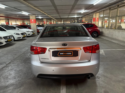 Kia Cerato 2.0 Auto in Namibia