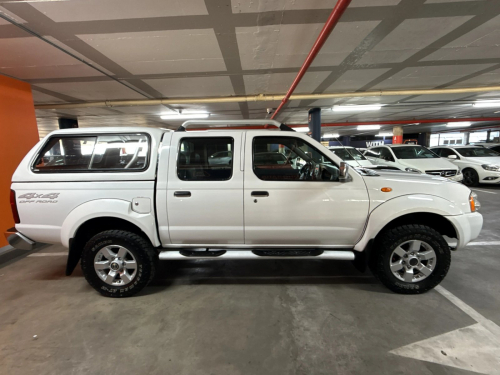 Nissan Np300 2.5 TDI 4x4 Hi-Rider Pick Up Double Cab in Namibia