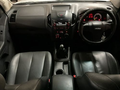 Isuzu KB 240i LE Pick Up Double Cab in Namibia