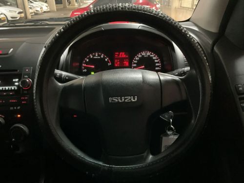 Isuzu KB 240i LE Pick Up Double Cab in Namibia