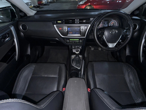 Toyota Auris 1.6 XR in Namibia
