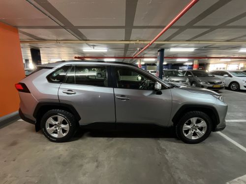 Toyota RAV 4 2.0 GX CVT in Namibia