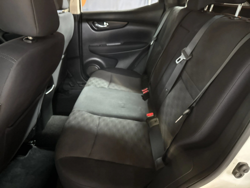 Nissan Qashqai 1.2T Acenta CVT in Namibia