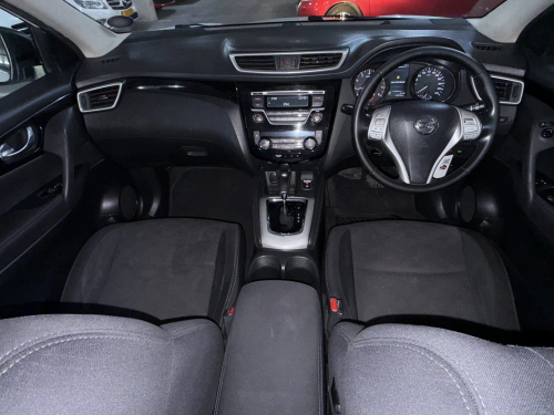 Nissan Qashqai 1.2T Acenta CVT in Namibia