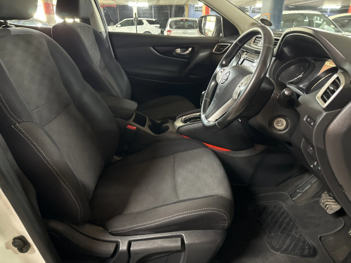 Nissan Qashqai 1.2T Acenta CVT in Namibia