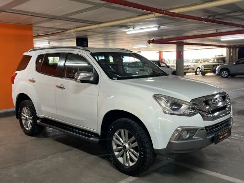 Isuzu MU-X 3.0d 4x4 Auto in Namibia