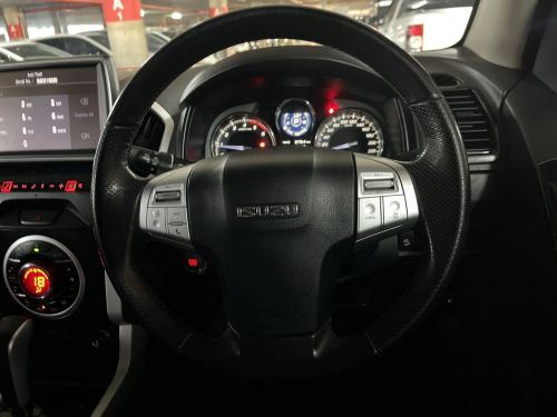 Isuzu MU-X 3.0d 4x4 Auto in Namibia