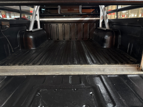 Nissan Hardbody Np300 2.5 TDI 4x4 Hi-Rider Pick Up Double Cab in Namibia