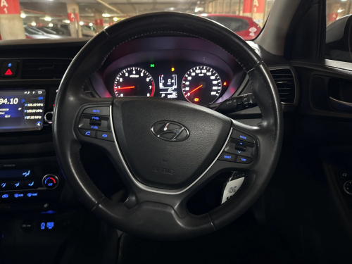Hyundai i20 1.4 Fluid Auto in Namibia