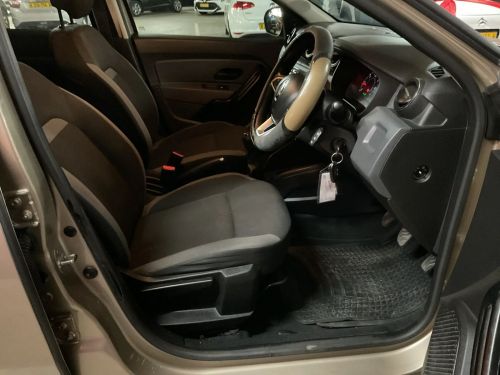 Renault Duster 1.6 Expression in Namibia
