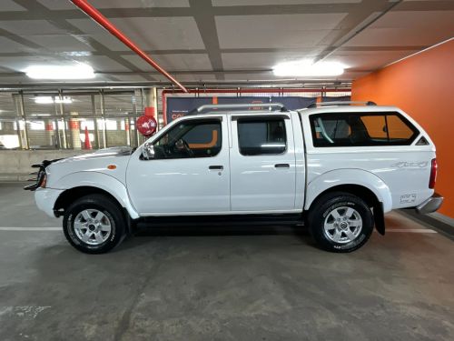 Nissan Hardbody Np300 2.5 TDI 4x4 Hi-Rider Pick Up Double Cab in Namibia