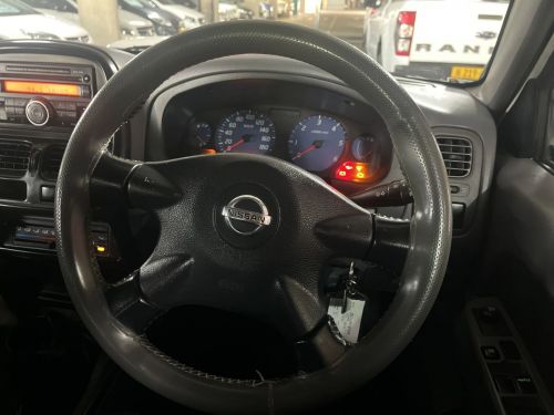 Nissan Hardbody Np300 2.5 TDI 4x4 Hi-Rider Pick Up Double Cab in Namibia