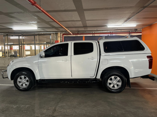 Isuzu KB 250 D-Teq LE Pick Up Double Cab in Namibia