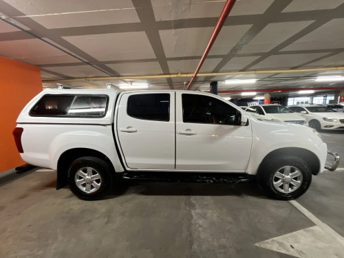 Isuzu KB 250 D-Teq LE Pick Up Double Cab in Namibia