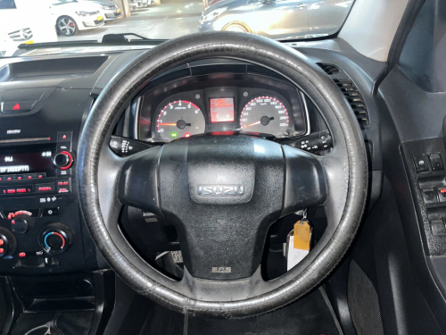 Isuzu KB 250 D-Teq LE Pick Up Double Cab in Namibia