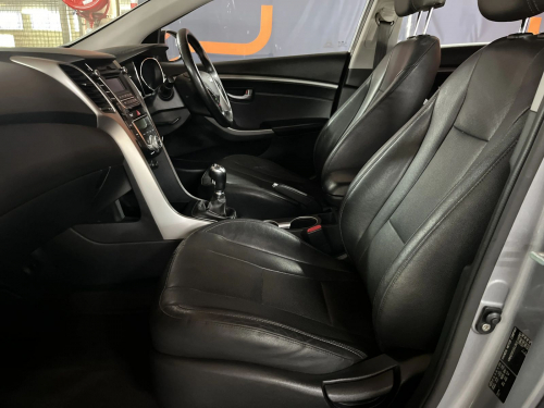 Hyundai i30 1.8 Gls/executive in Namibia
