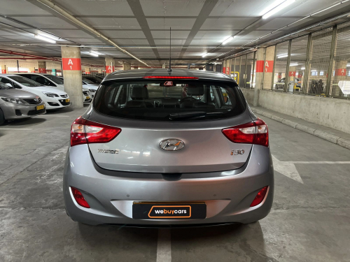 Hyundai i30 1.8 Gls/executive in Namibia