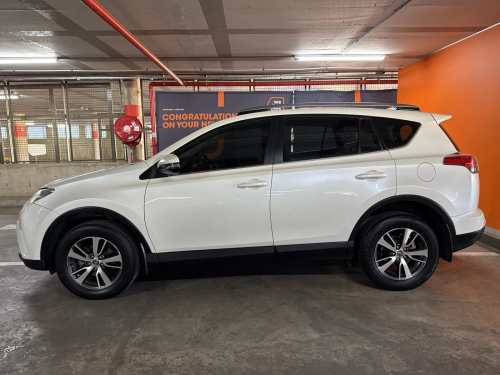 Toyota RAV 4 2.0 GX in Namibia