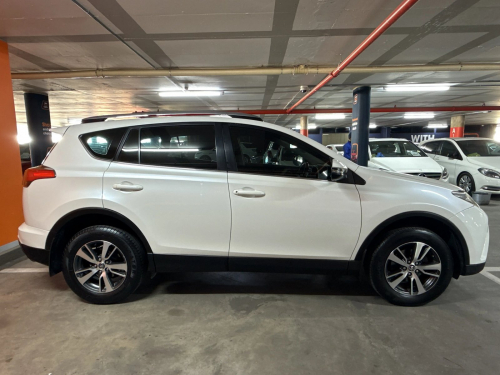 Toyota RAV 4 2.0 GX in Namibia