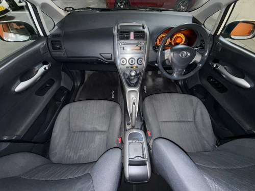 Toyota Toyota Auris 140 RS in Namibia