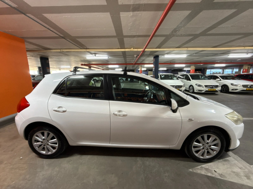Toyota Toyota Auris 140 RS in Namibia