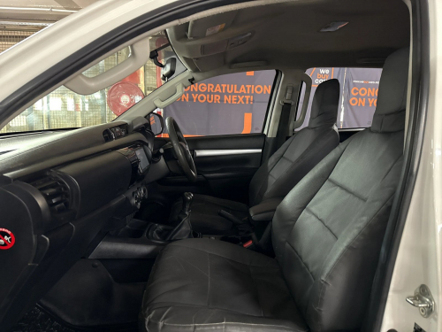 Toyota Hilux 2.4 Gd-6 RB SR Pick Up Double Cab in Namibia