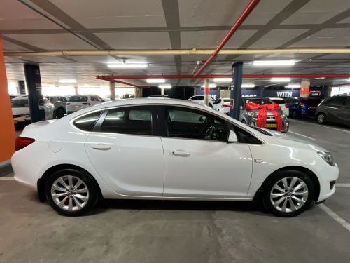Opel Astra 1.4T Enjoy in Namibia