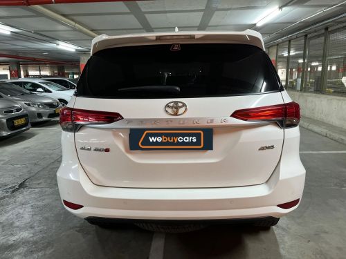 Toyota Fortuner 2.4gd-6 4x4 Auto in Namibia