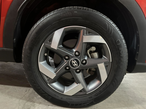 Hyundai Venue 1.0 Tgdi Glide DCT in Namibia