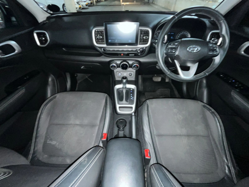 Hyundai Venue 1.0 Tgdi Glide DCT in Namibia